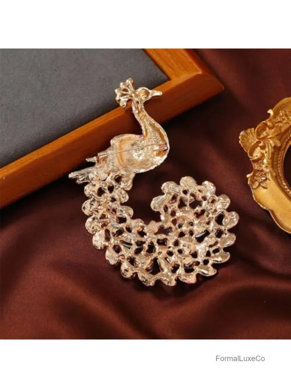 Elegant Gold-Plated Peacock Brooch with Sparkling Rhinestone Crystals for Women